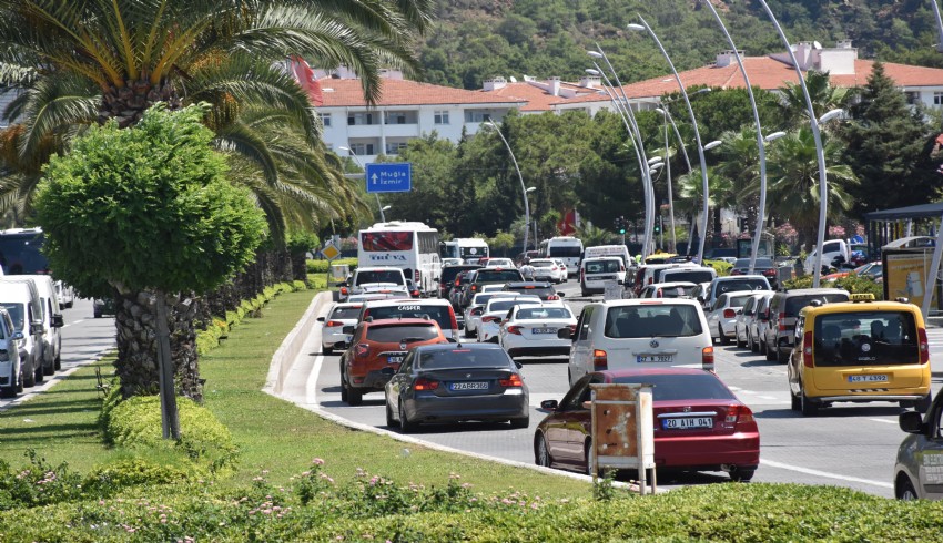 Tatil beldelerinde dönüş yoğunluğu